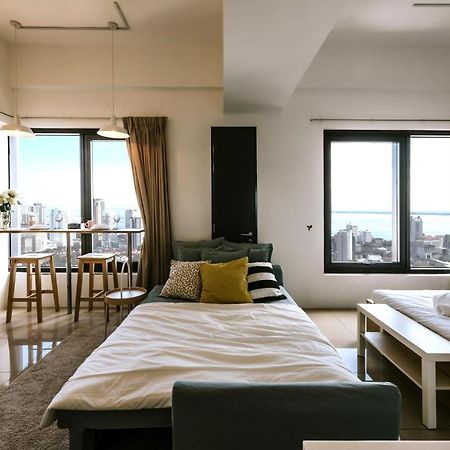 Muji Studio 2 - Seaview At 218 Tropicana Near Komtar Food Heaven With Netflix & Tv Box George Town Exterior foto